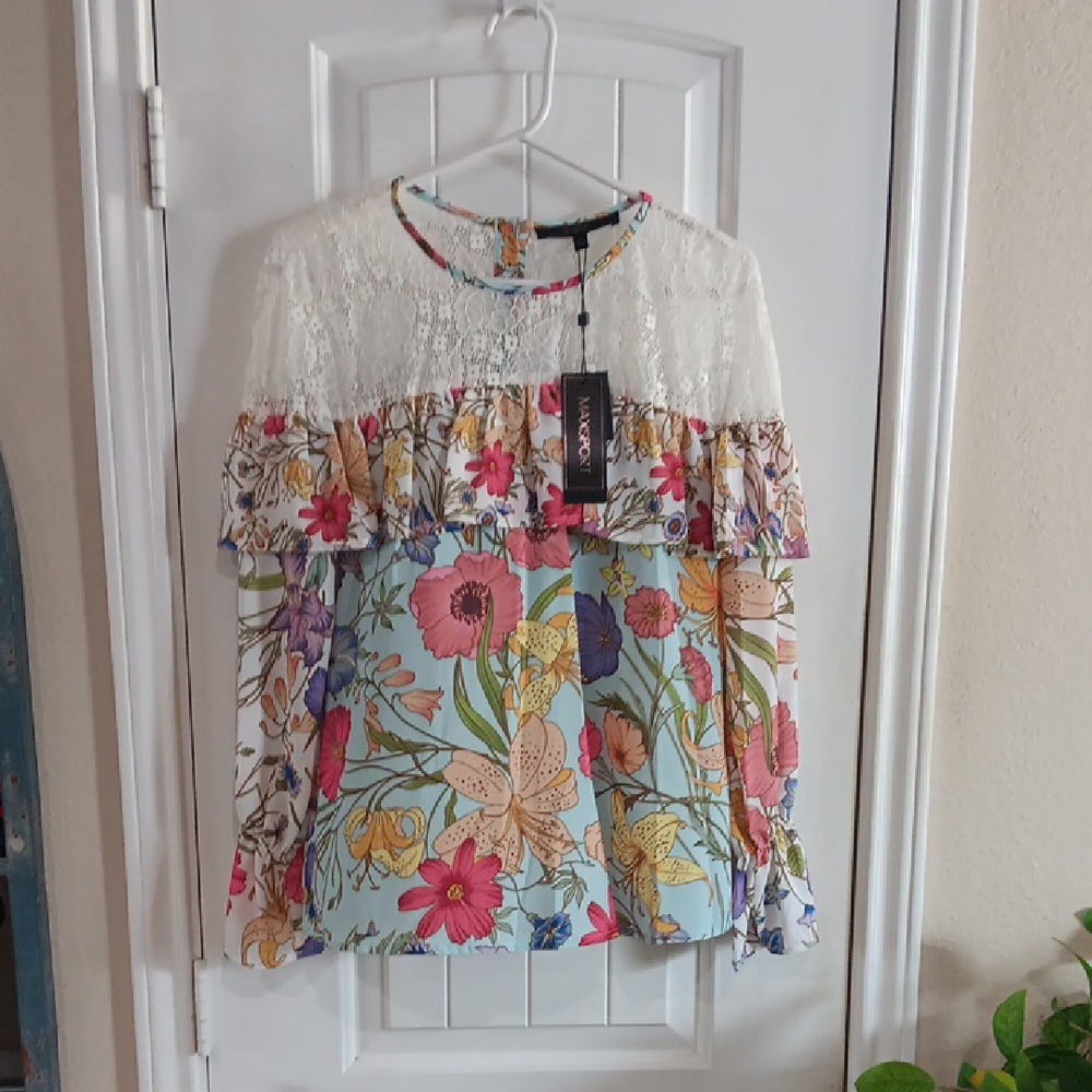 Elegant Pink & Blue  Floral & Lace Blouse w Stylish Design